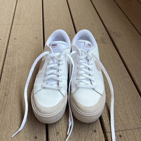 Women's Nike Court Legacy Lift Sneakers - Picture 3 of 3